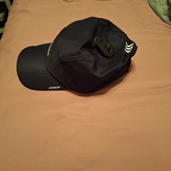 Adidas NWT Women's Aeroready Black Hat Adjustable Strap - Picture 3 of 4